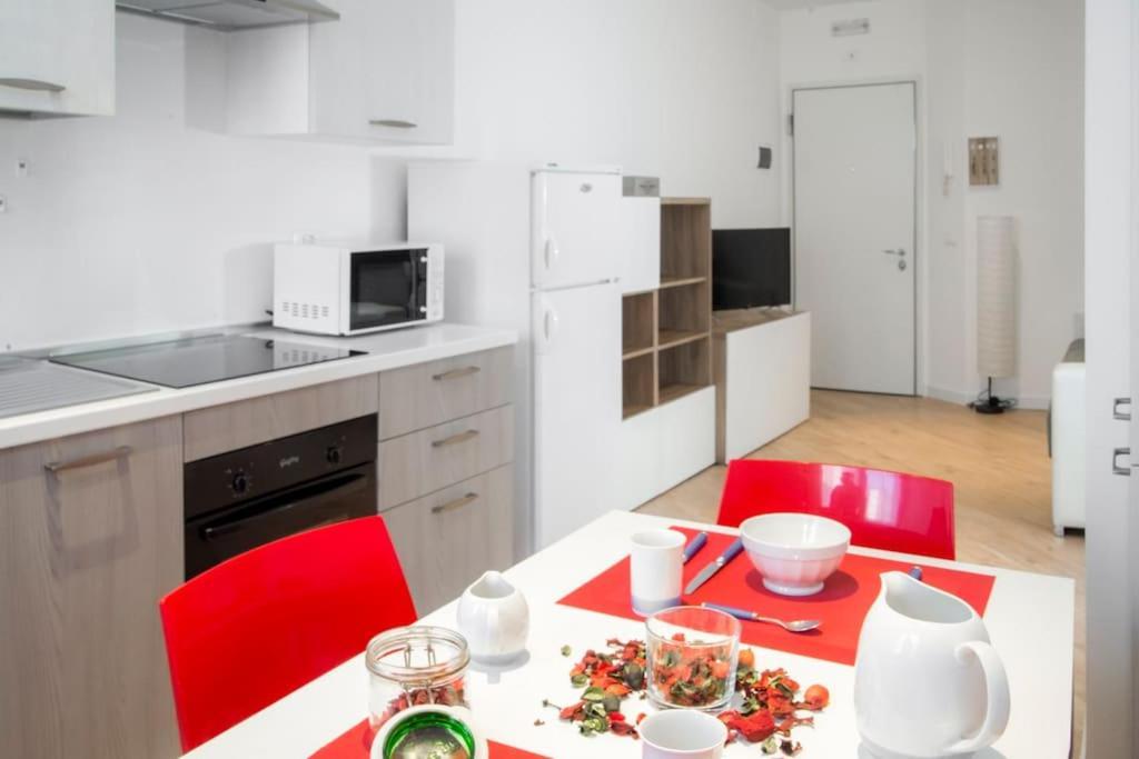 B&B Gocciadoro 26 Nuovo, Climatizzato, Zona Ospedale, Posto Auto Trydent Zewnętrze zdjęcie
