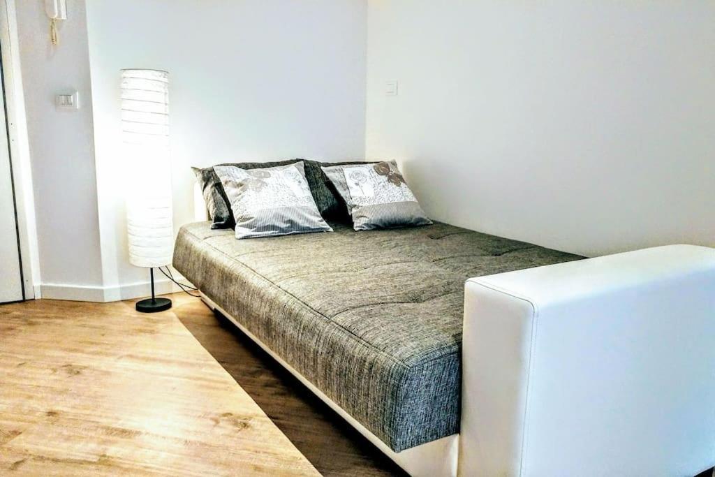 B&B Gocciadoro 26 Nuovo, Climatizzato, Zona Ospedale, Posto Auto Trydent Zewnętrze zdjęcie