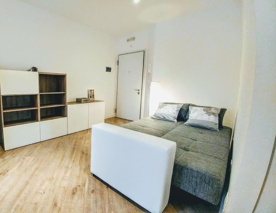 B&B Gocciadoro 26 Nuovo, Climatizzato, Zona Ospedale, Posto Auto Trydent Zewnętrze zdjęcie