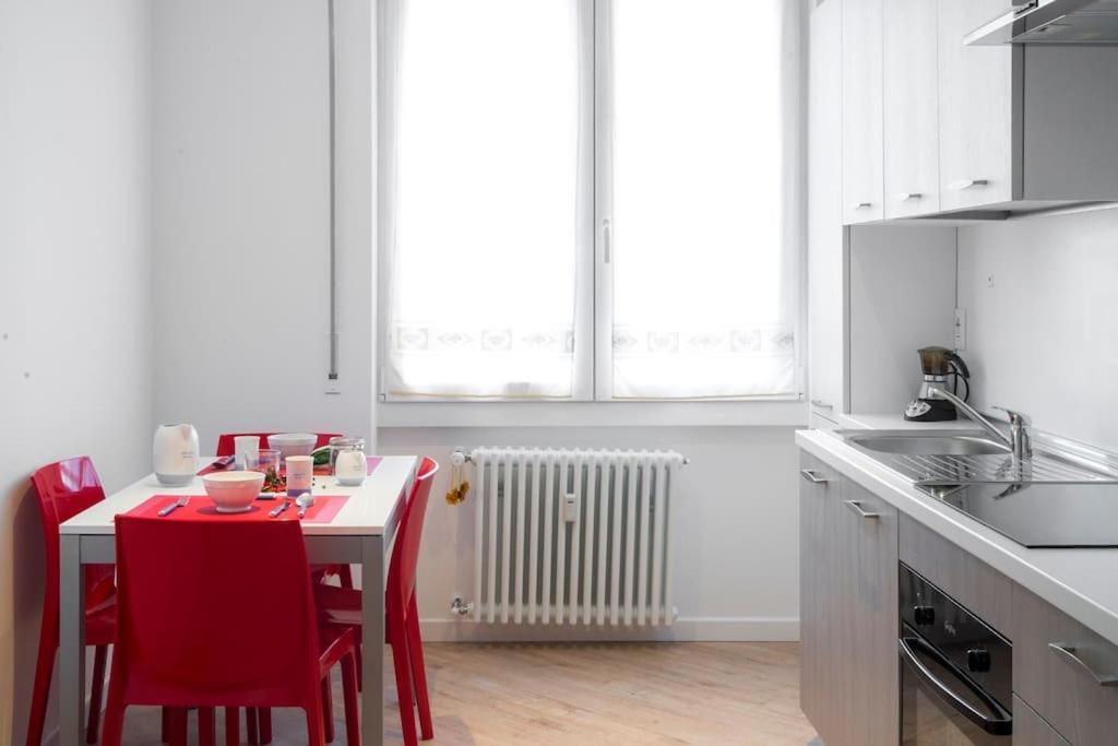 B&B Gocciadoro 26 Nuovo, Climatizzato, Zona Ospedale, Posto Auto Trydent Zewnętrze zdjęcie